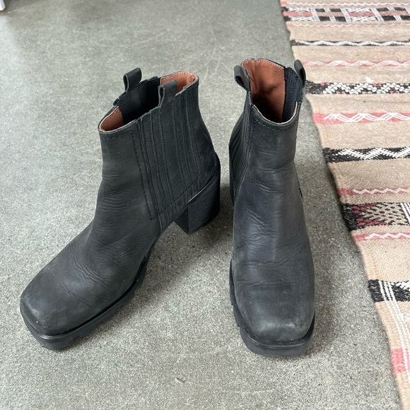 [SOLD] Black ankle booties from Nasty Gal - Picture 5 of 5